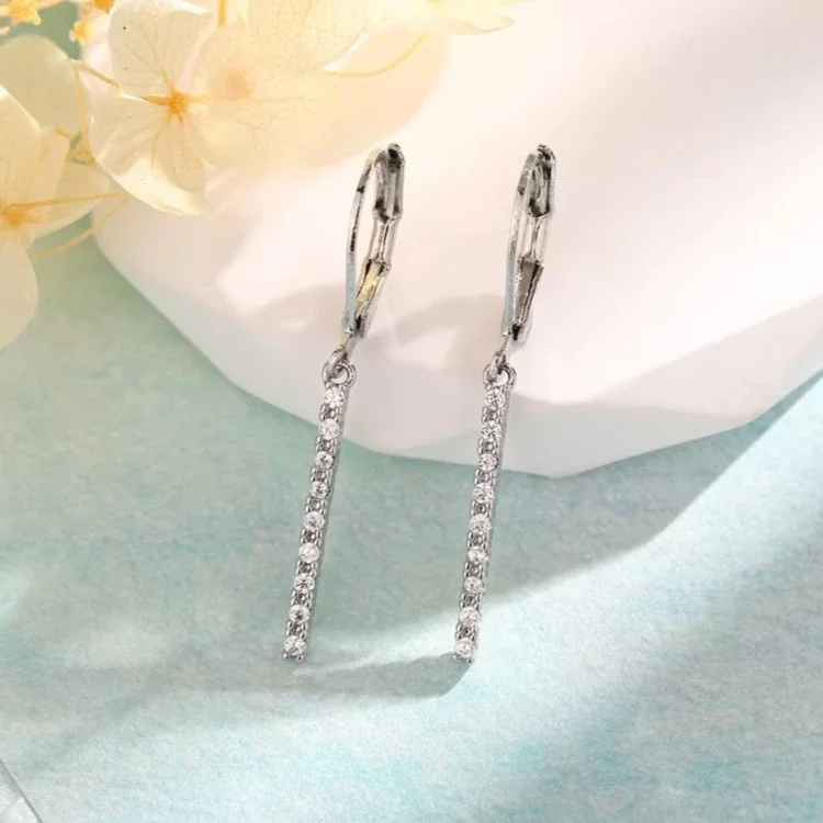 Real 925 Sterling Silver Zircon Strip Tassels Hoop Earring for Women Trendy Geometric Fine Jewelry Minimalist Accessories
Real 925 Sterling Silver Zircon Strip Tassels Hoop Earring for Women Trendy Geometric Fine Jewelry Minimalist Accessories