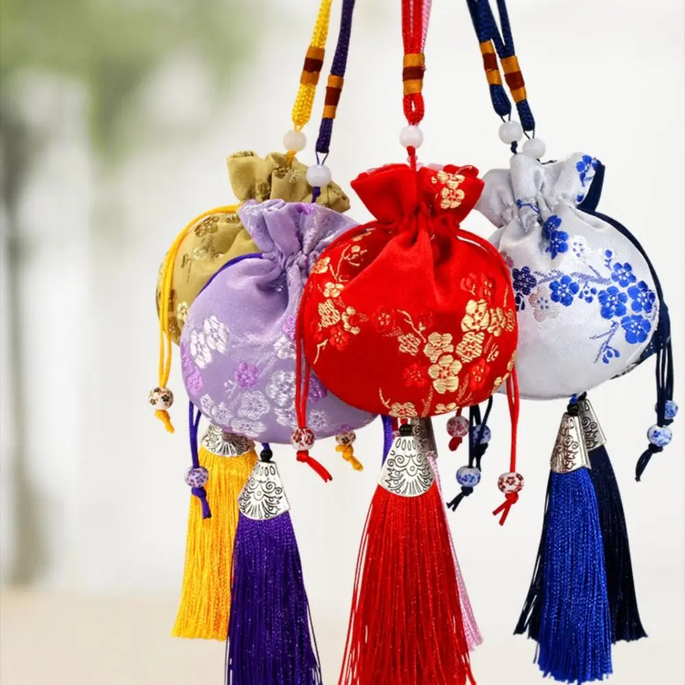 Dragon Boat Festival Bag Plum Flower Sachet Jewelry Packaging Brocade Jewelry Storage Bag Small Pouch Retro Pattern
Dragon Boat Festival Bag Plum Flower Sachet Jewelry Packaging Brocade Jewelry Storage Bag Small Pouch Retro Pattern