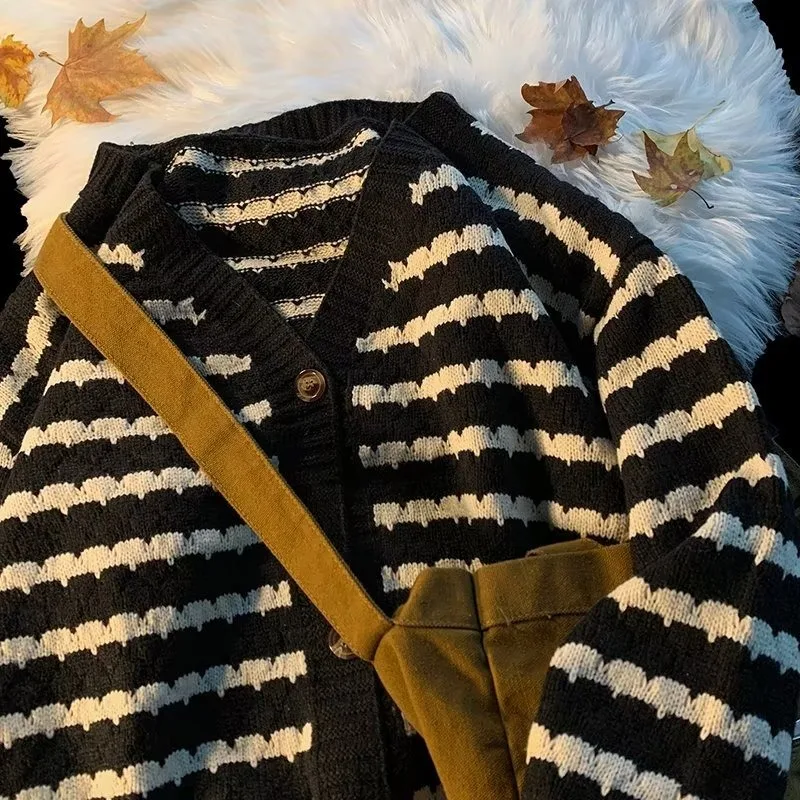 2023 Men's Autumn Clothing Retro Japanese Knitting Fashion Trend Cardigan Sweater
2023 Men's Autumn Clothing Retro Japanese Knitting Fashion Trend Cardigan Sweater