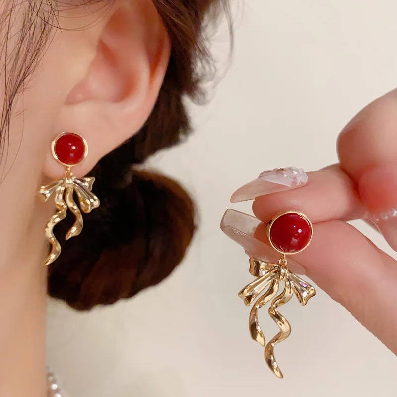 French Vintage Design Pearl Metal Bow Fringed Eardrop Gentle Versatile Silver Needle Earrings
French Vintage Design Pearl Metal Bow Fringed Eardrop Gentle Versatile Silver Needle Earrings