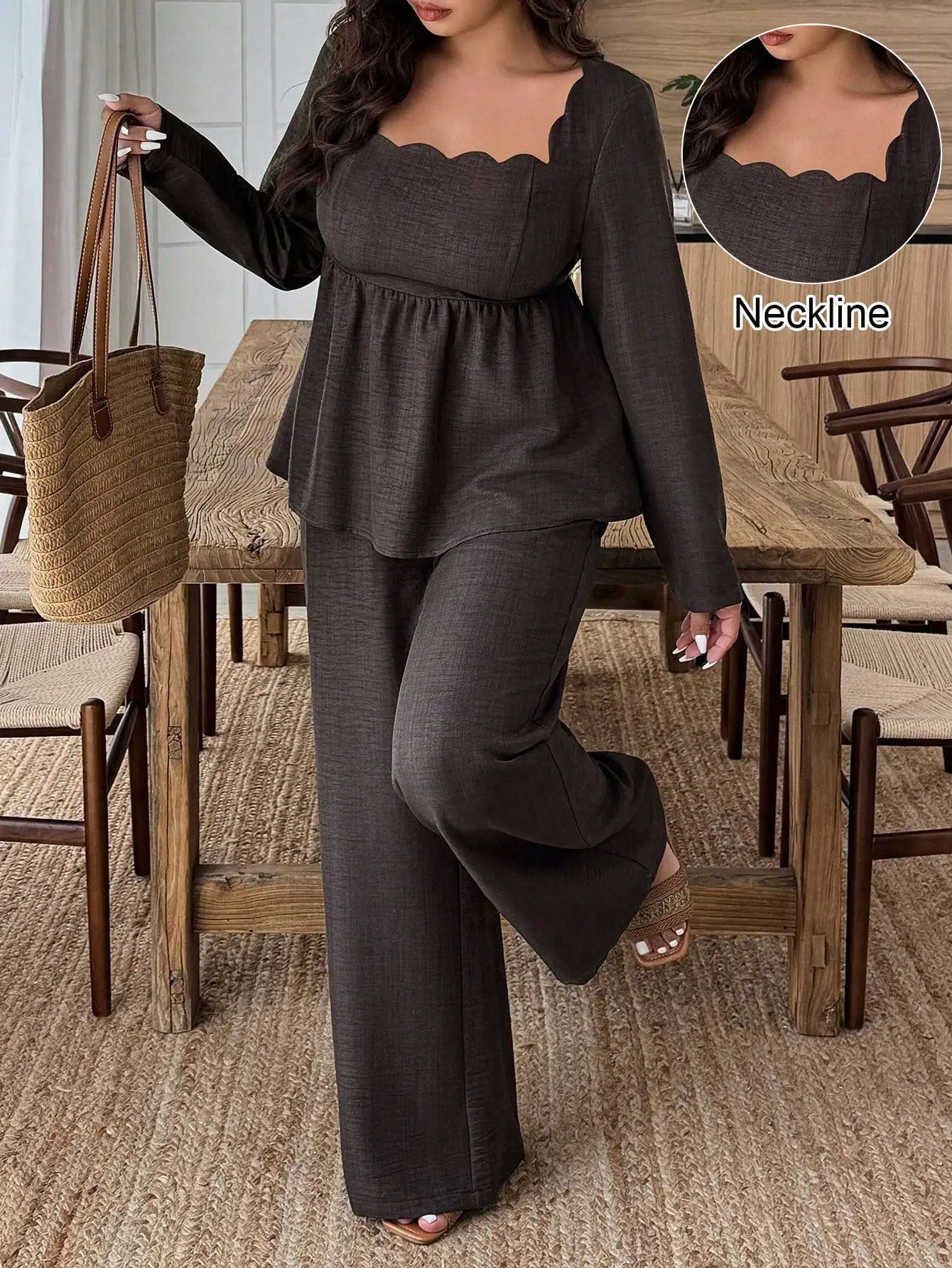 Костюм из двух предметов: топ с квадратным вырезом и брюки с широкими штанинами из искусственного льна с фестончатым краем
Костюм из двух предметов: топ с квадратным вырезом и брюки с широкими штанинами из искусственного льна с фестончатым краем