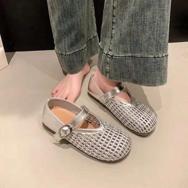 Summer New Girls' Shoes Comfort Breathable Hollow Children Sandals Lightweight Soft Sole Casual Flats Fashion Mary Jane Shoes
Summer New Girls' Shoes Comfort Breathable Hollow Children Sandals Lightweight Soft Sole Casual Flats Fashion Mary Jane Shoes