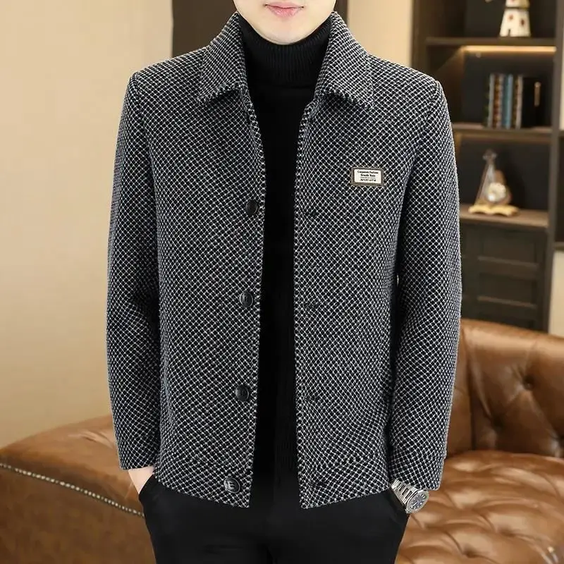 Faionable Urban Men's Woolen Jaet with Fce Casual Plaid Collar Standup Autumn Winter Outerwear Coat for Youth
Faionable Urban Men's Woolen Jaet with Fce Casual Plaid Collar Standup Autumn Winter Outerwear Coat for Youth