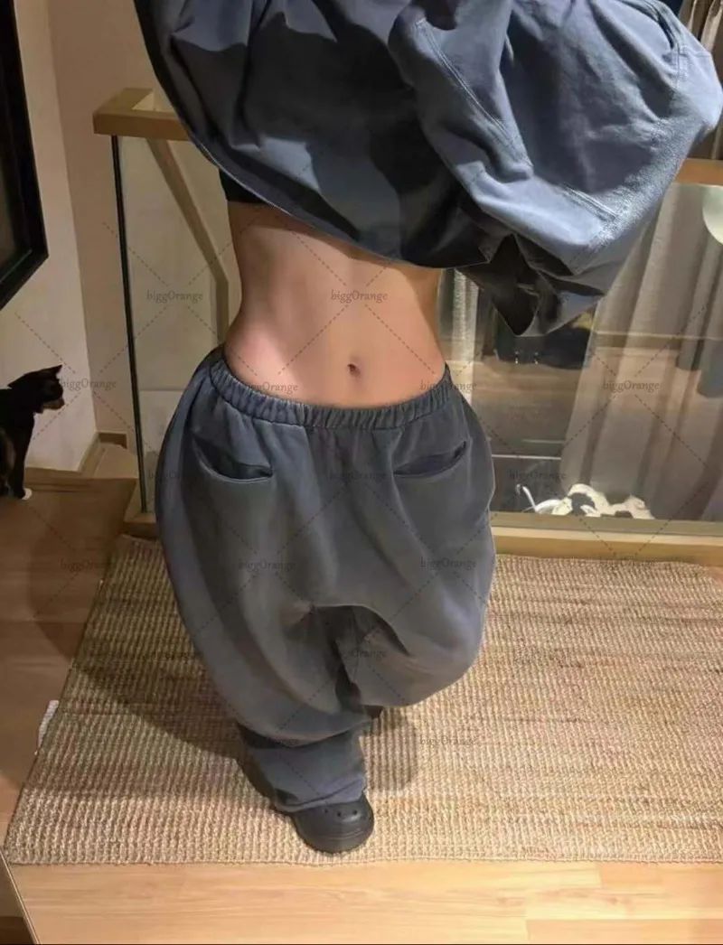 Trendy Brand Retro Street Solid Color Casual Loose Sports Pants Men Hip-hop Harajuku Oversized High Waist Wide-leg Pants Women
Trendy Brand Retro Street Solid Color Casual Loose Sports Pants Men Hip-hop Harajuku Oversized High Waist Wide-leg Pants Women