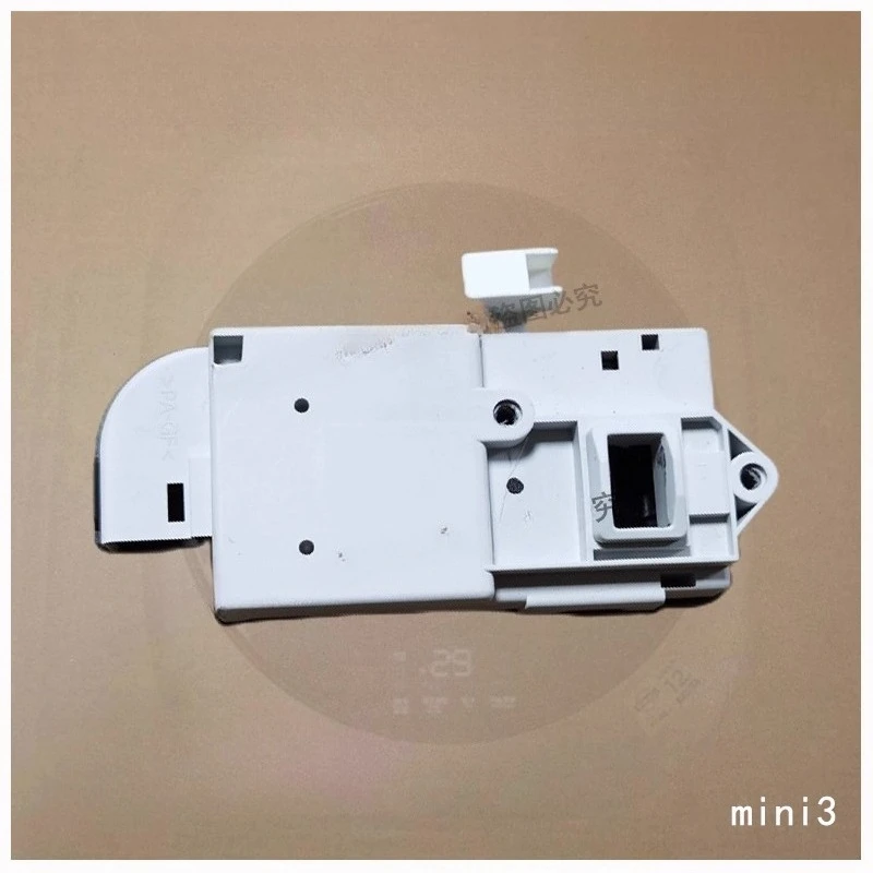 Подходит для дверного замка мини-стиральной машины Daewoo DWM30-M2WV M2WG, дверной выключатель.
Подходит для дверного замка мини-стиральной машины Daewoo DWM30-M2WV M2WG, дверной выключатель.
