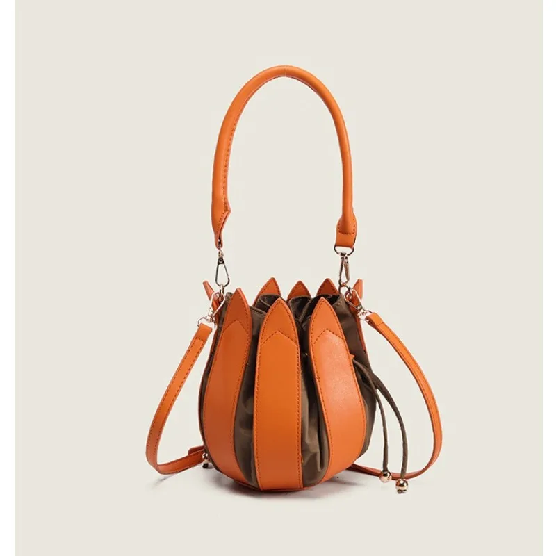 New Design Lotus Lantern Bag Handheld Tulip Banquet Shopping Bag Fashionable Crossbody Water Bucket Women's Bag
New Design Lotus Lantern Bag Handheld Tulip Banquet Shopping Bag Fashionable Crossbody Water Bucket Women's Bag