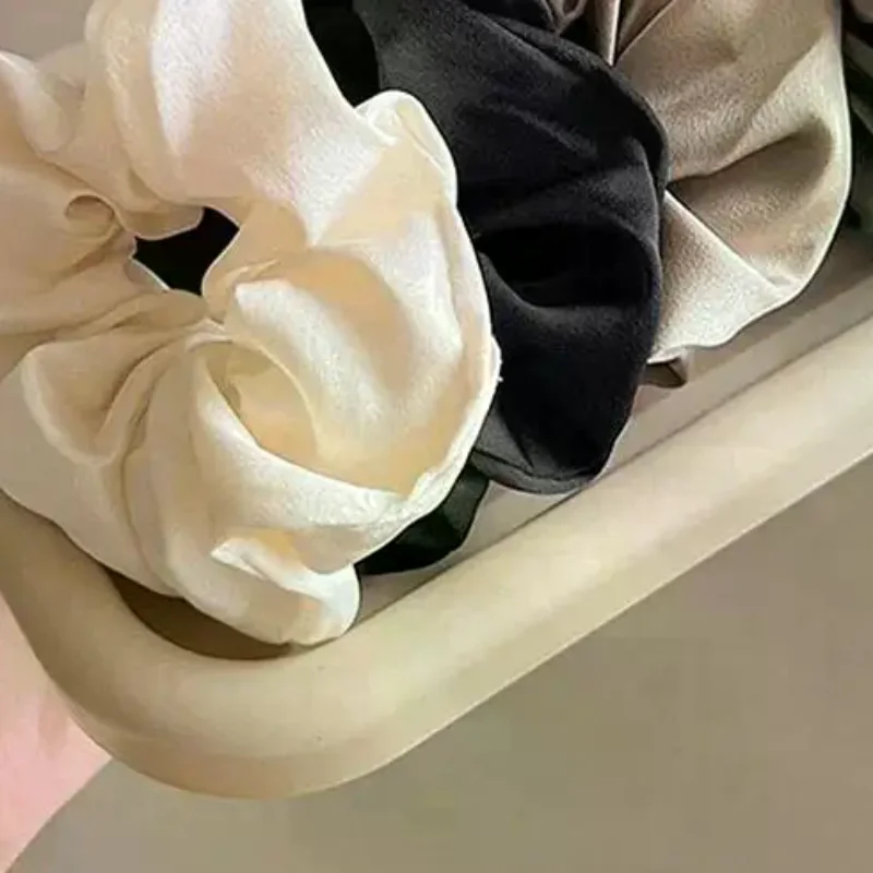 Versatile 5pcs Large Retro Scrunchies Non Slip Hair Bands for Everyday Use
Versatile 5pcs Large Retro Scrunchies Non Slip Hair Bands for Everyday Use