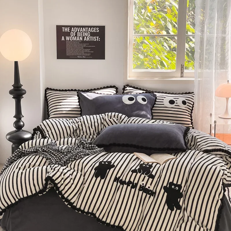 High-end popular towel embroidered milk fleece cartoon four-piece set double-sided flannel quilt cover sheet
High-end popular towel embroidered milk fleece cartoon four-piece set double-sided flannel quilt cover sheet