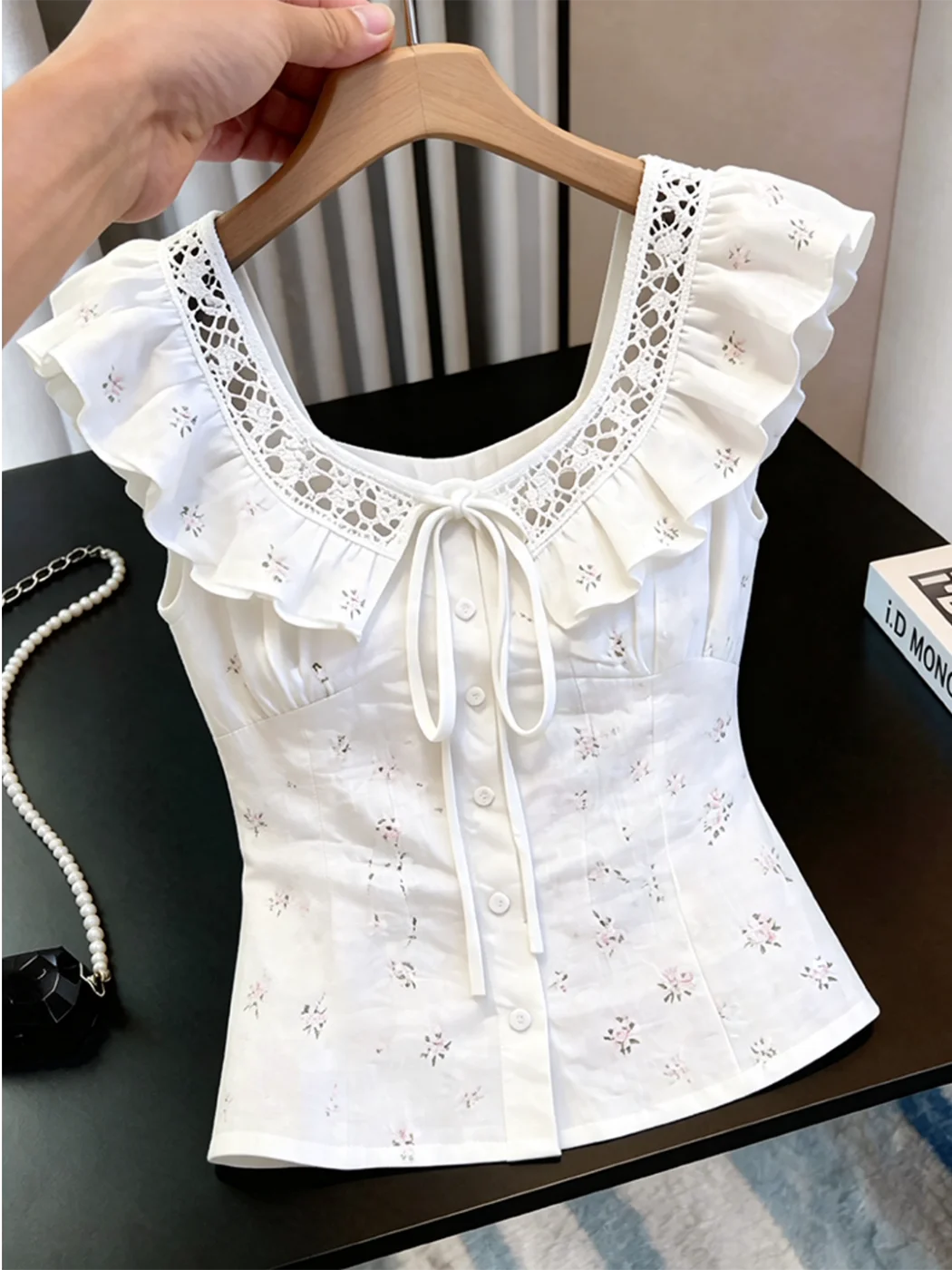 Elegant Hollow out Lace Trim Belted Shirt Slimming Fashionable Summer New Style Small Flying Sleeve Top Women's Korean Style
Elegant Hollow out Lace Trim Belted Shirt Slimming Fashionable Summer New Style Small Flying Sleeve Top Women's Korean Style