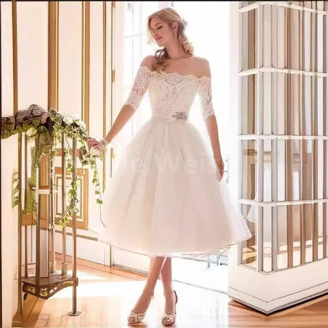 Stunning Off-The-Shoulder Bespoke Wedding Dress with Elegant Floral Appliques customized
Stunning Off-The-Shoulder Bespoke Wedding Dress with Elegant Floral Appliques customized