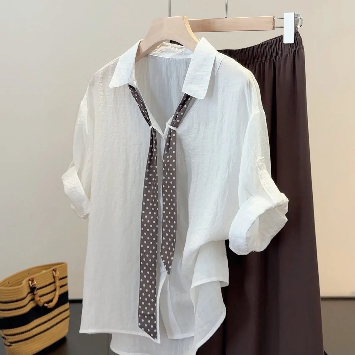 French Style Loose Women's Shirt with Scarf Cuff Short Sleeve Breathable Polyester Blend Neck Pure Color Summer 2026
French Style Loose Women's Shirt with Scarf Cuff Short Sleeve Breathable Polyester Blend Neck Pure Color Summer 2026