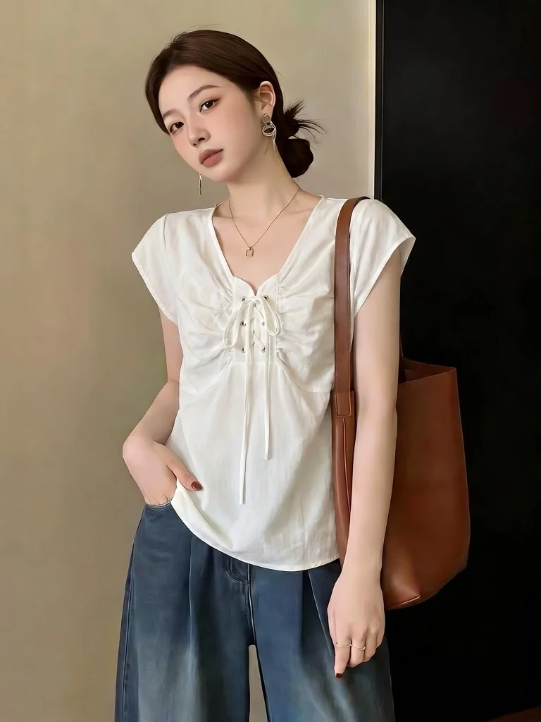 Stylish V-Neck Short Sleeve Shirt Women's plus Size Summer New Style Korean Version Loose Fit Commute Wind Fashion Top
Stylish V-Neck Short Sleeve Shirt Women's plus Size Summer New Style Korean Version Loose Fit Commute Wind Fashion Top