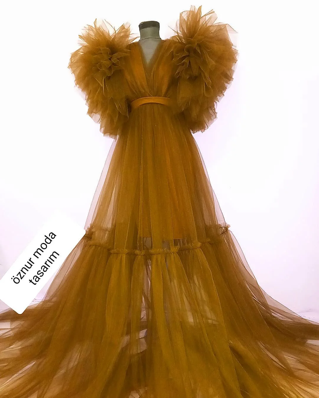 Tulle Woman Prom Dress For Photoshoot Sexy V Neck Sleeveless Bridal Morning Robe Evening Gown Mesh Sleepwear Customized
Tulle Woman Prom Dress For Photoshoot Sexy V Neck Sleeveless Bridal Morning Robe Evening Gown Mesh Sleepwear Customized