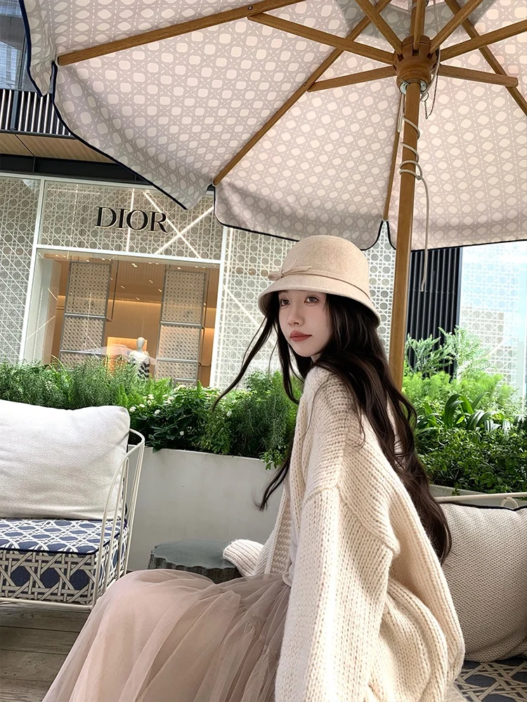 Warm Sweet Tea Wool Hand Knitted Thi Needle Sweater Coat Women Autumn Winter Loose Lazy Feeling Top round Ne Long Sve
Warm Sweet Tea Wool Hand Knitted Thi Needle Sweater Coat Women Autumn Winter Loose Lazy Feeling Top round Ne Long Sve