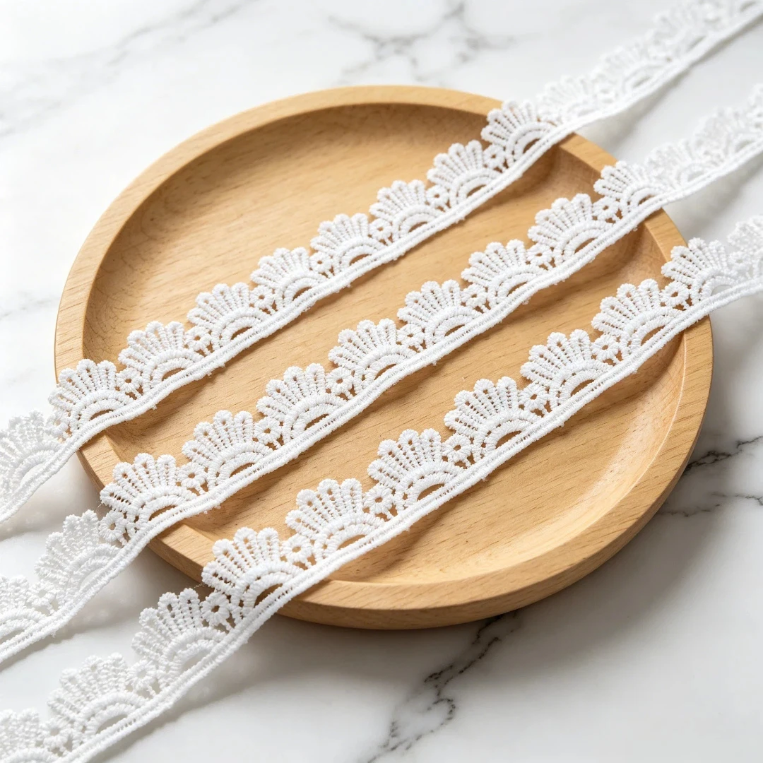 White Scalloped Water-Soluble Lace Trim, Width 0.9inch Cm, Three-Dimensional Hollow Embroidery, Full and Transparent, Neat Edges Without Frays, Garment Hem, Neckline, Sleeve Cuffs, Trim Accessories, DIY Handmade Floral Crafts, Gift Packaging, Home Textile
White Scalloped Water-Soluble Lace Trim, Width 0.9inch Cm, Three-Dimensional Hollow Embroidery, Full and Transparent, Neat Edges Without Frays, Garment Hem, Neckline, Sleeve Cuffs, Trim Accessories, DIY Handmade Floral Crafts, Gift Packaging, Home Textile