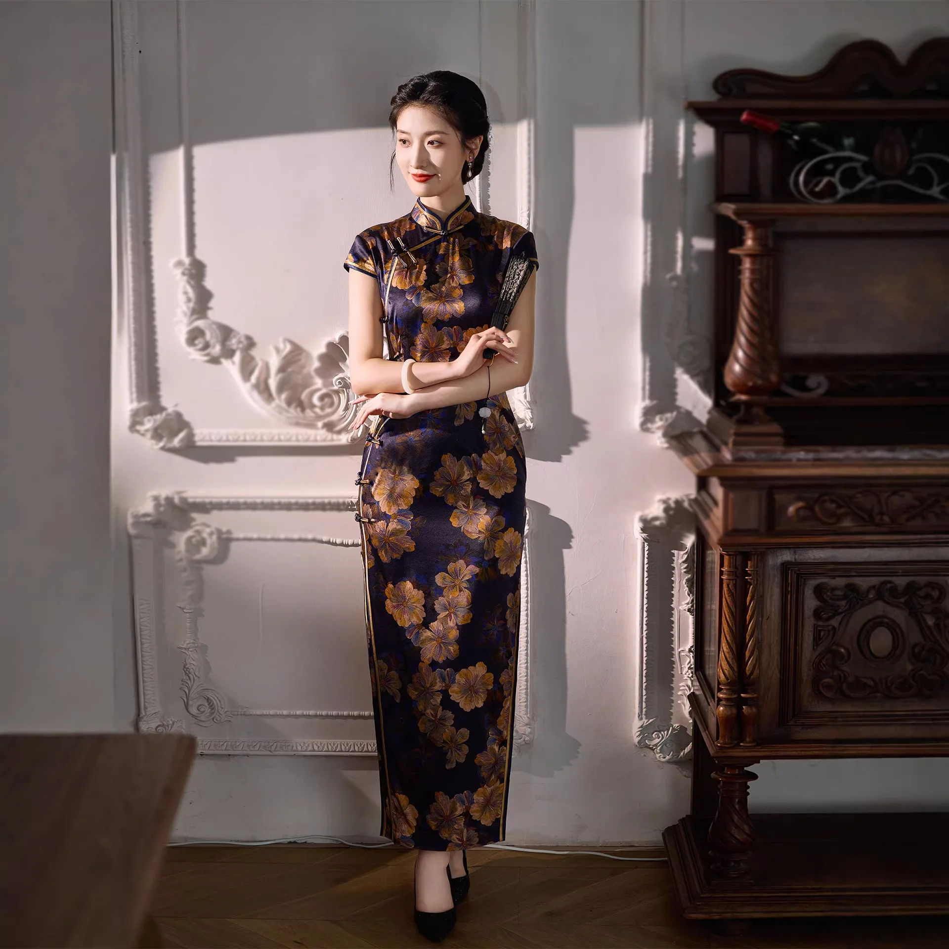 Silk Chinese Shanghai Style Floral Traditional Vintage Modern Cheongsam Qipao Retro Long Improved Dress Daily Catwalk
Silk Chinese Shanghai Style Floral Traditional Vintage Modern Cheongsam Qipao Retro Long Improved Dress Daily Catwalk