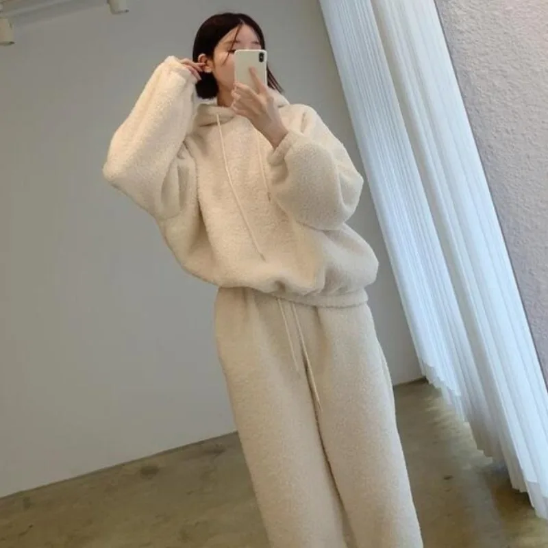 Korean Chic Autumn Winter Lamb Fur Warm Loose Sweatirt Top Casual Wide Leg Pants Faionable Two Piece Set Women's Clothing
Korean Chic Autumn Winter Lamb Fur Warm Loose Sweatirt Top Casual Wide Leg Pants Faionable Two Piece Set Women's Clothing