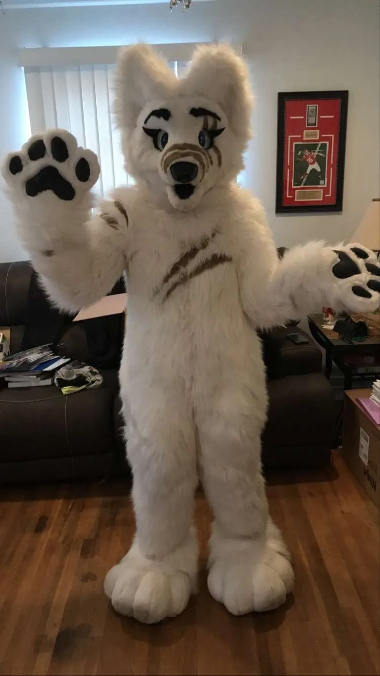 White Long Fur Husky Wolf Fursuit Fox Dog Mascot Costume Full Body Walking Doll Outfit Halloween Christmas Fancy Party Dress
White Long Fur Husky Wolf Fursuit Fox Dog Mascot Costume Full Body Walking Doll Outfit Halloween Christmas Fancy Party Dress