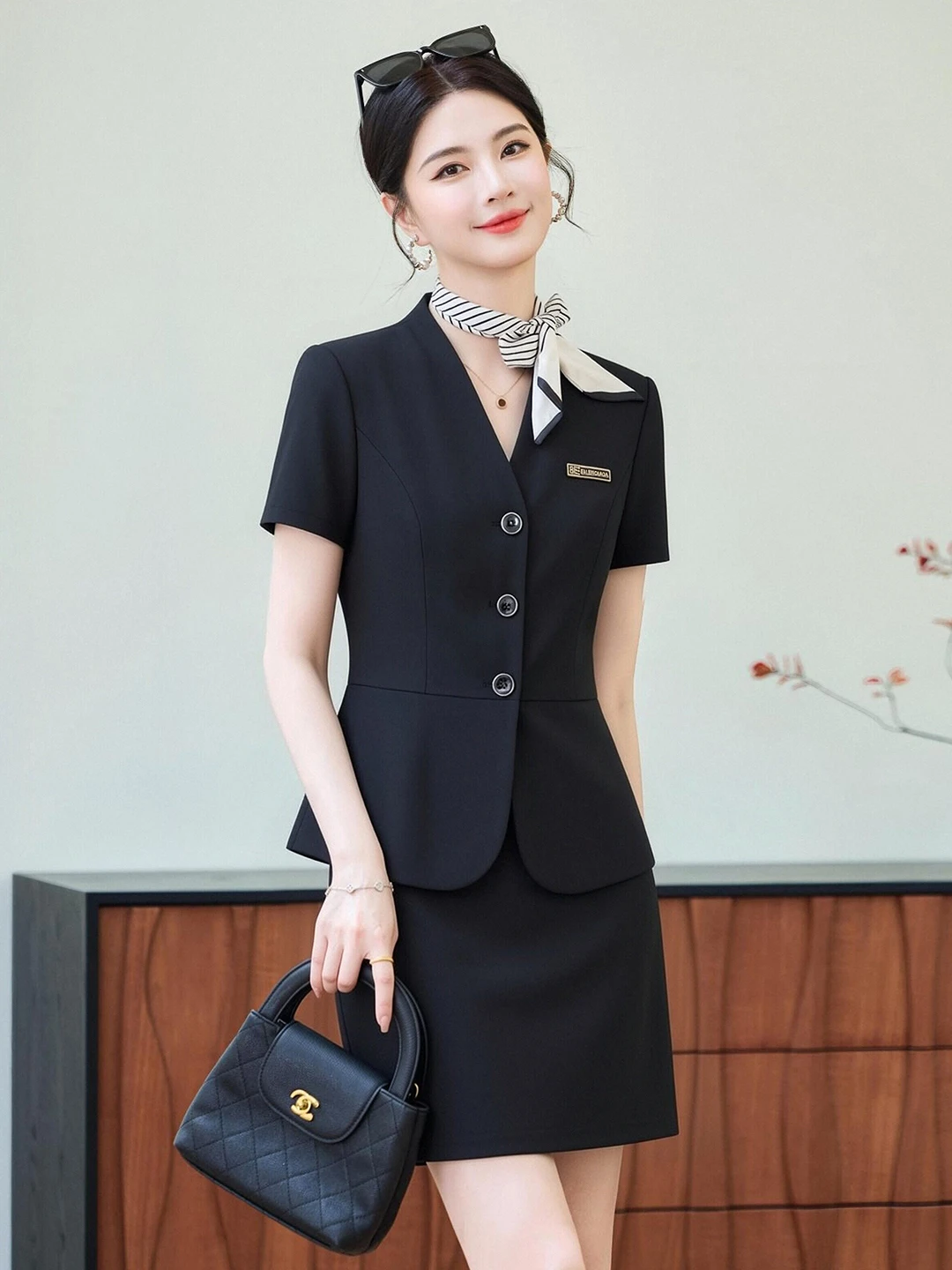 Black Suit Set for Women Summer New Gold Store Guide Work Uniform High End Sales Department Professional Work Uniform
Black Suit Set for Women Summer New Gold Store Guide Work Uniform High End Sales Department Professional Work Uniform