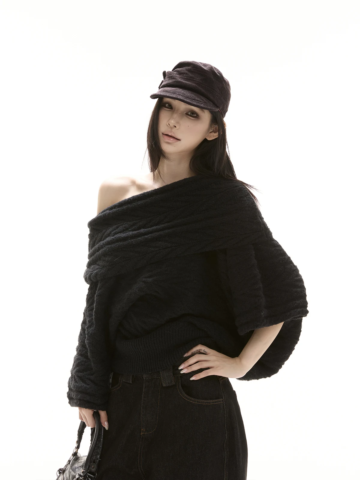 Свободный вязаный свитер с открытыми плечами для женщин, в уличном стиле, с асимметричным узором, свободный, расслабленный, раннеосенний вязаный топ
Свободный вязаный свитер с открытыми плечами для женщин, в уличном стиле, с асимметричным узором, свободный, расслабленный, раннеосенний вязаный топ