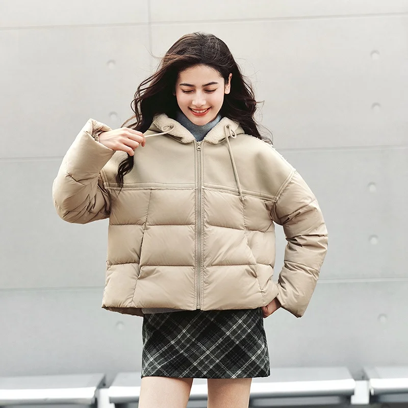 Semir женское свободное хлопковое тюлевое винтажное модное зимнее новое клетчатое пушистое хлебное пальто с капюшоном на одной пуговице, нейлоновое пальто
Semir женское свободное хлопковое тюлевое винтажное модное зимнее новое клетчатое пушистое хлебное пальто с капюшоном на одной пуговице, нейлоновое пальто