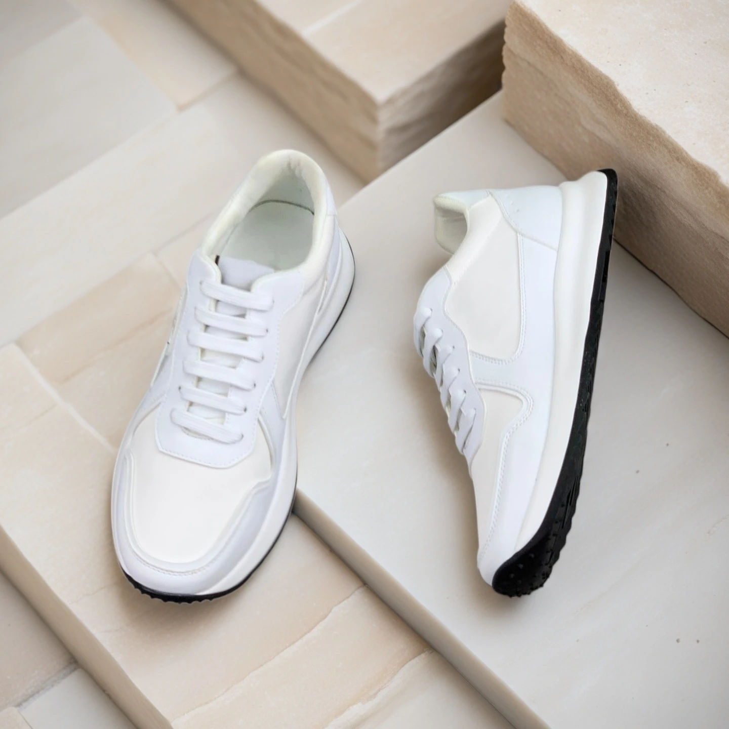 Spring Luxury Brand Men's Shoes Handmade Casual Sneakers Top Grain Cowhide Leather Holiday Gifts Outdoor Running Sport Shoes
Spring Luxury Brand Men's Shoes Handmade Casual Sneakers Top Grain Cowhide Leather Holiday Gifts Outdoor Running Sport Shoes