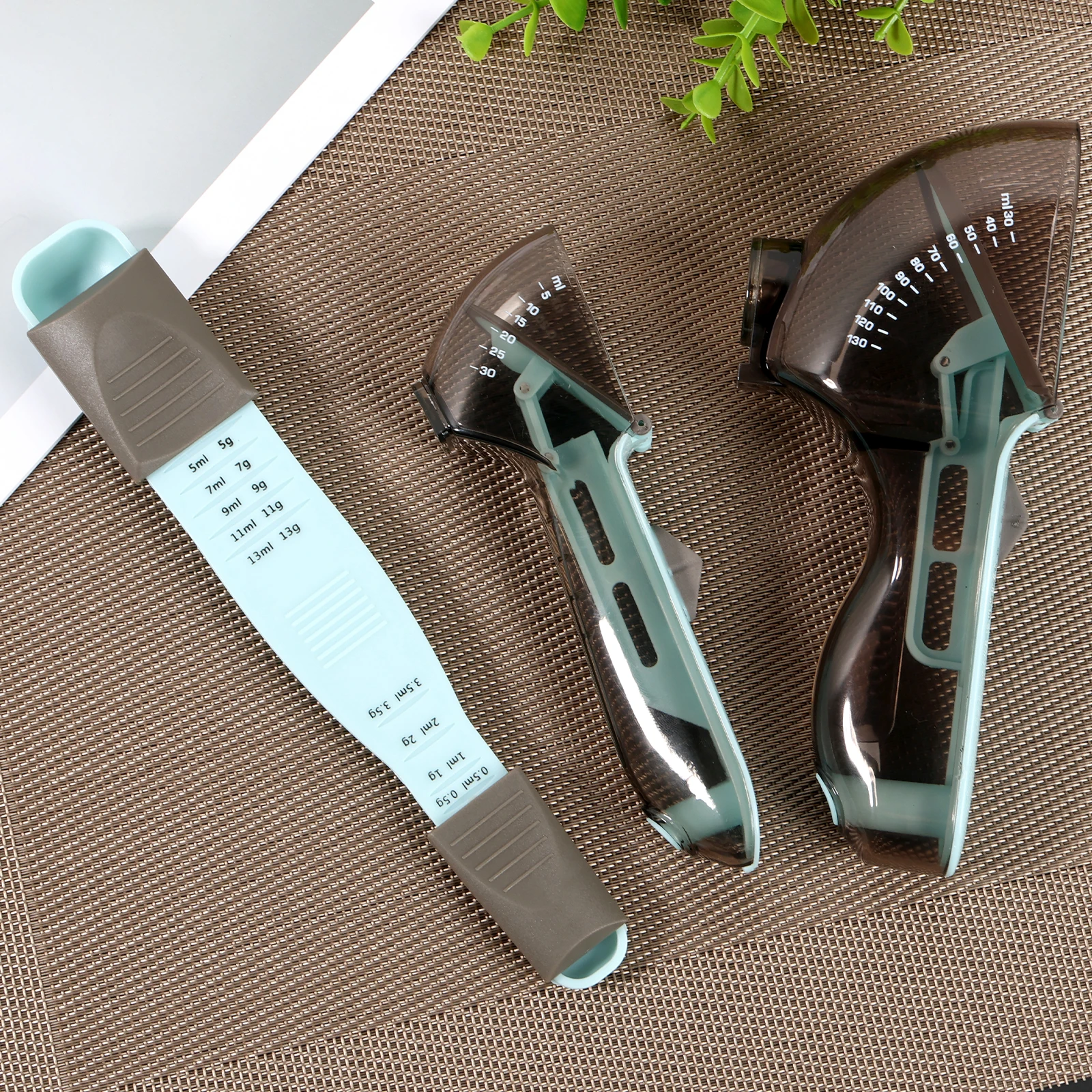 3Pcs Measuring Spoon Set Adjustable Baking Measuring Spoon with Scale Reusable Plastic Kitchen Measuring Cup Multipurpose
3Pcs Measuring Spoon Set Adjustable Baking Measuring Spoon with Scale Reusable Plastic Kitchen Measuring Cup Multipurpose