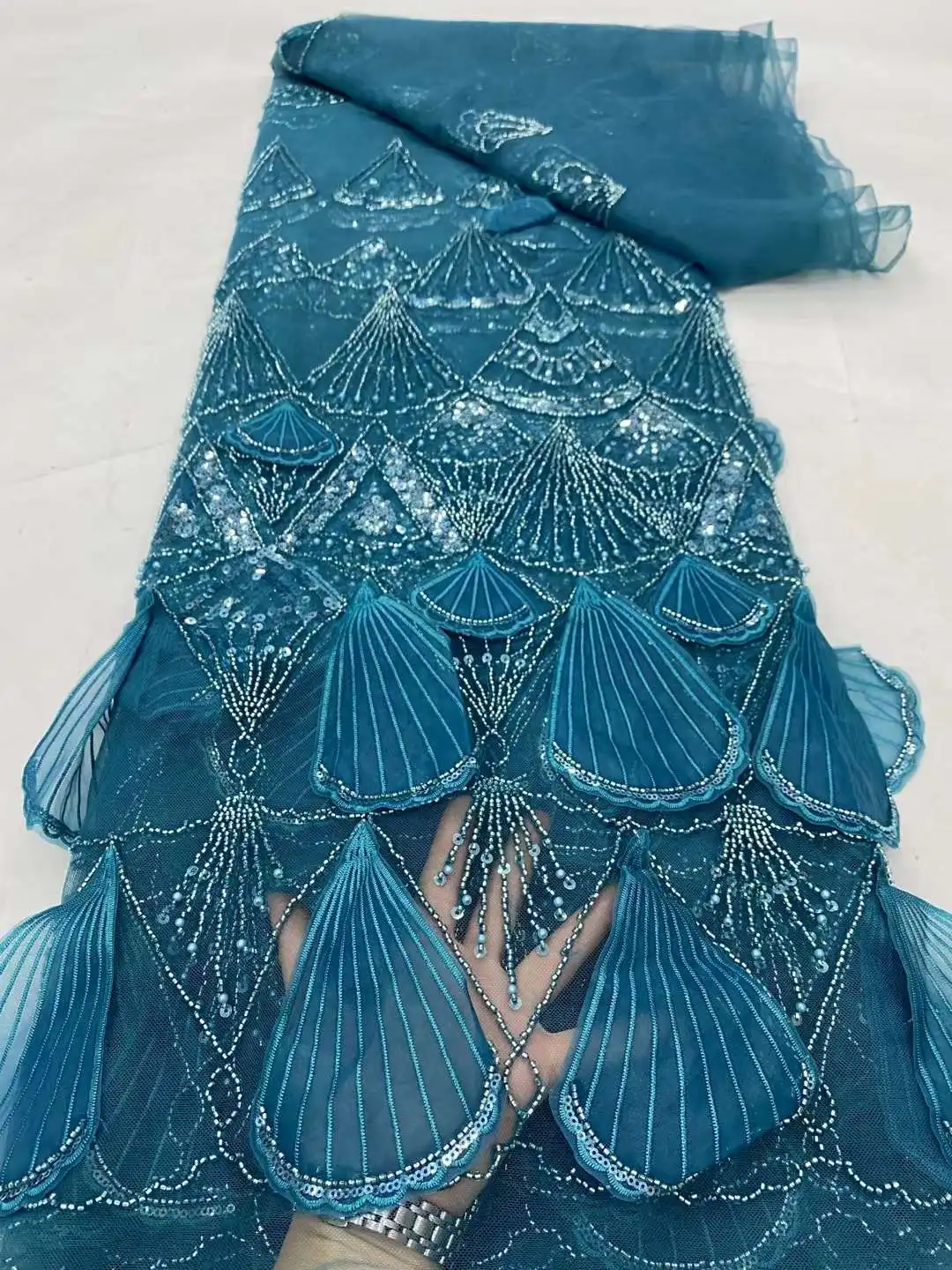 Luxury 3D Floral Beaded Lace Fabric with Sequin 2024 High Quality Fashion French Mesh Embroidery Crystal Bridal Sewing AH0517
Luxury 3D Floral Beaded Lace Fabric with Sequin 2024 High Quality Fashion French Mesh Embroidery Crystal Bridal Sewing AH0517