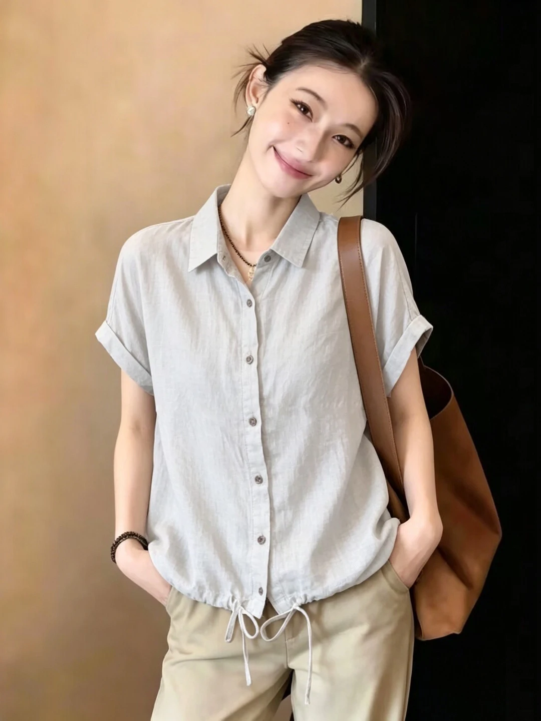 Elegant Chinese Style Loose Fit Fashionable Simple Women's Shirt Large Size Turn-down Collar Breathable Casual Short Sleeve
Elegant Chinese Style Loose Fit Fashionable Simple Women's Shirt Large Size Turn-down Collar Breathable Casual Short Sleeve