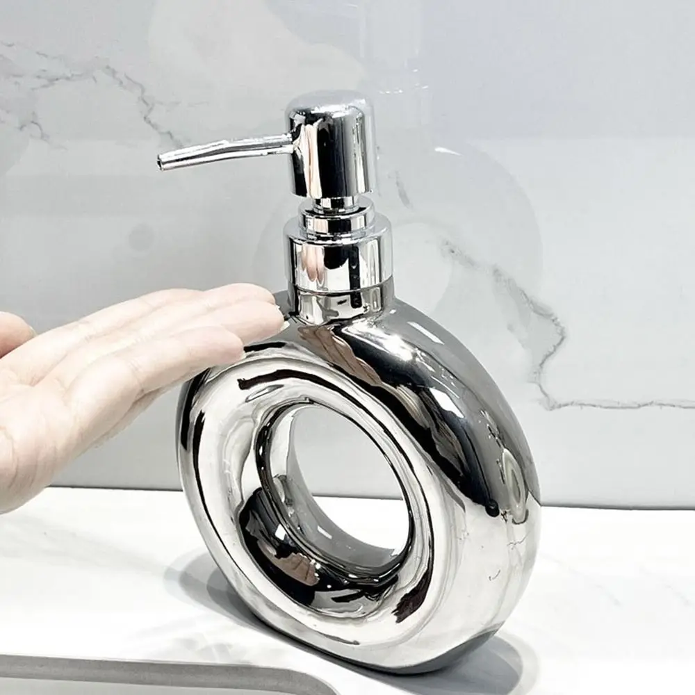 Ceramic Emulsion Ceramic Empty Bottle Silver Hollowing Shower Gel Press Bottle Refillable Triangle Shampoo Bottles Bathroom
Ceramic Emulsion Ceramic Empty Bottle Silver Hollowing Shower Gel Press Bottle Refillable Triangle Shampoo Bottles Bathroom