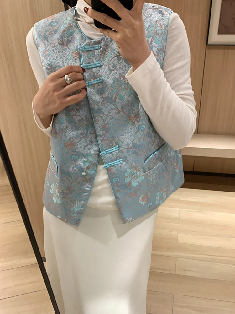 Ретро-жилет в китайском стиле с вышивкой, женский, дизайнерский, с объемными цветами, тяжелая отделка, модный, на плечо...
Ретро-жилет в китайском стиле с вышивкой, женский, дизайнерский, с объемными цветами, тяжелая отделка, модный, на плечо...