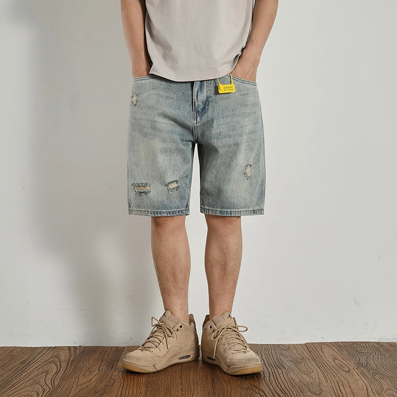 Летние американские повседневные винтажные мужские джинсовые брюки с завышенной талией, свободные прямые брюки с дырочками, светло-голубые универсальные брюки с пятью деталями
Летние американские повседневные винтажные мужские джинсовые брюки с завышенной талией, свободные прямые брюки с дырочками, светло-голубые универсальные брюки с пятью деталями