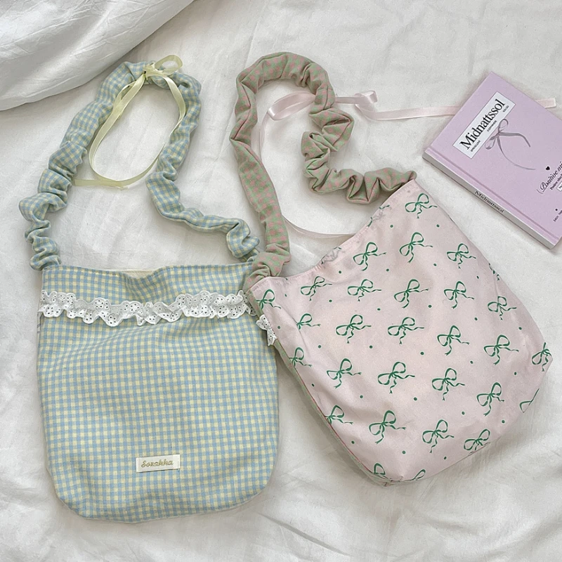 Lace Bowknot Women's Patchwork Crossbody Bags Double Sided Sweet Girls Tote Shoulder Bag Retro Plaid Design Female Purse Handbag
Lace Bowknot Women's Patchwork Crossbody Bags Double Sided Sweet Girls Tote Shoulder Bag Retro Plaid Design Female Purse Handbag