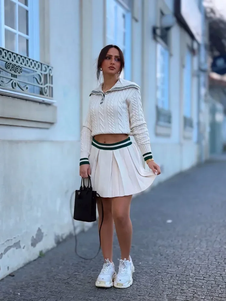 Cozy Knitted Button Down Lapel Top Set Trendy 2025 Elastic Waist Pleated Mini Skirt Chic Daily Commute Casual Summer Outfit
Cozy Knitted Button Down Lapel Top Set Trendy 2025 Elastic Waist Pleated Mini Skirt Chic Daily Commute Casual Summer Outfit