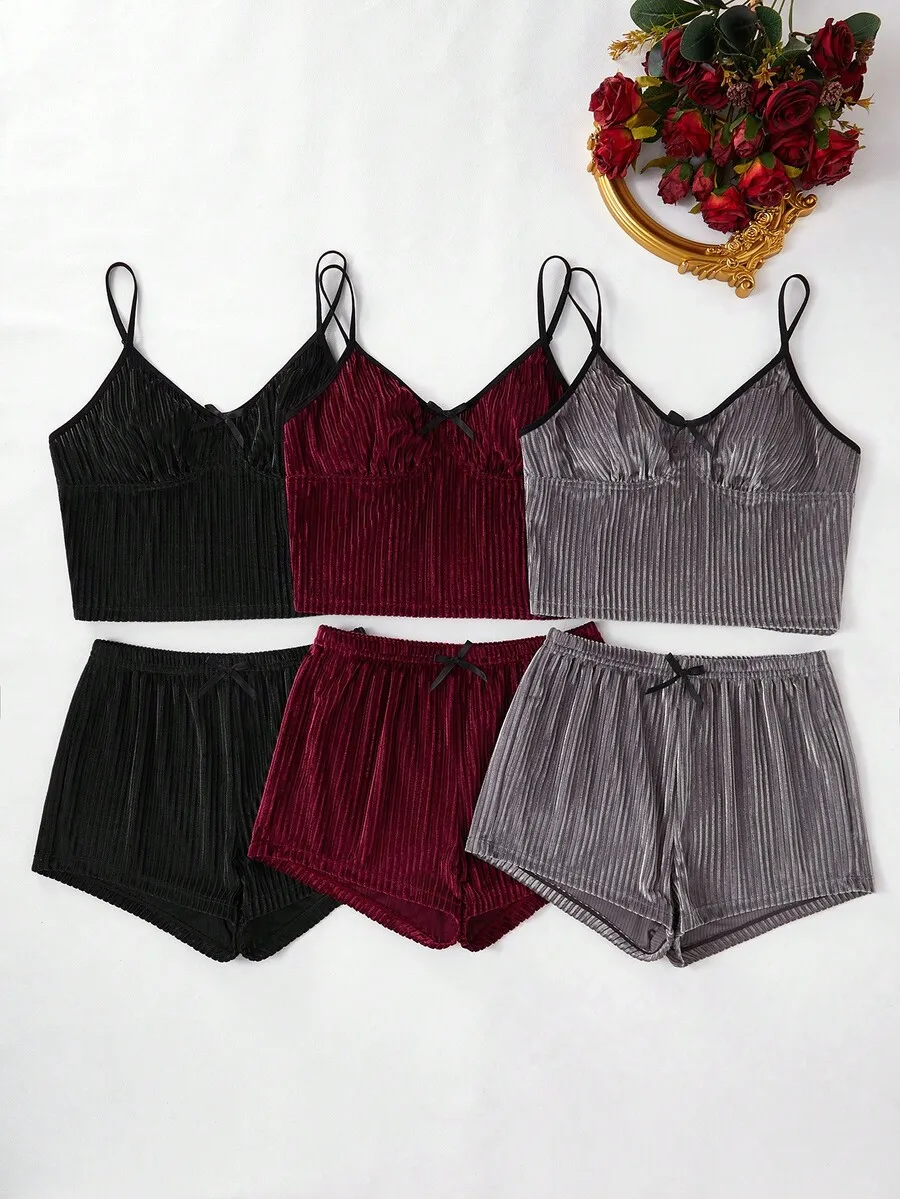 6pcs Solid Color Velvet Cami Top And Shorts Set Cozy Sleepwear For Women Fall Winter
6pcs Solid Color Velvet Cami Top And Shorts Set Cozy Sleepwear For Women Fall Winter