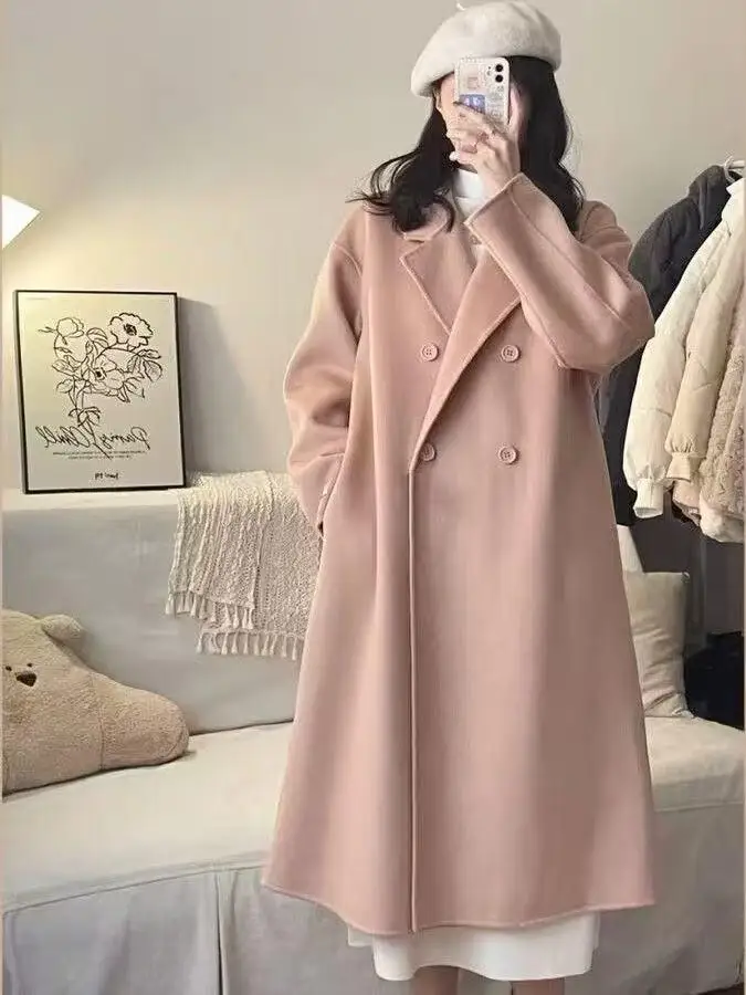 Женское шерстяное пальто больших размеров 300 Pou в стиле Хепберн, корейский стиль, из нежной шерсти, утепленное, с длинными рукавами, с отложным воротником
Женское шерстяное пальто больших размеров 300 Pou в стиле Хепберн, корейский стиль, из нежной шерсти, утепленное, с длинными рукавами, с отложным воротником