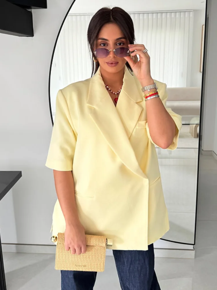Fashion Oversize Lapel Suit Jacket Women Casual Single Button Pockets Female Coat 2025 Summer New Half Sleeve Jackets Streetwear
Fashion Oversize Lapel Suit Jacket Women Casual Single Button Pockets Female Coat 2025 Summer New Half Sleeve Jackets Streetwear
