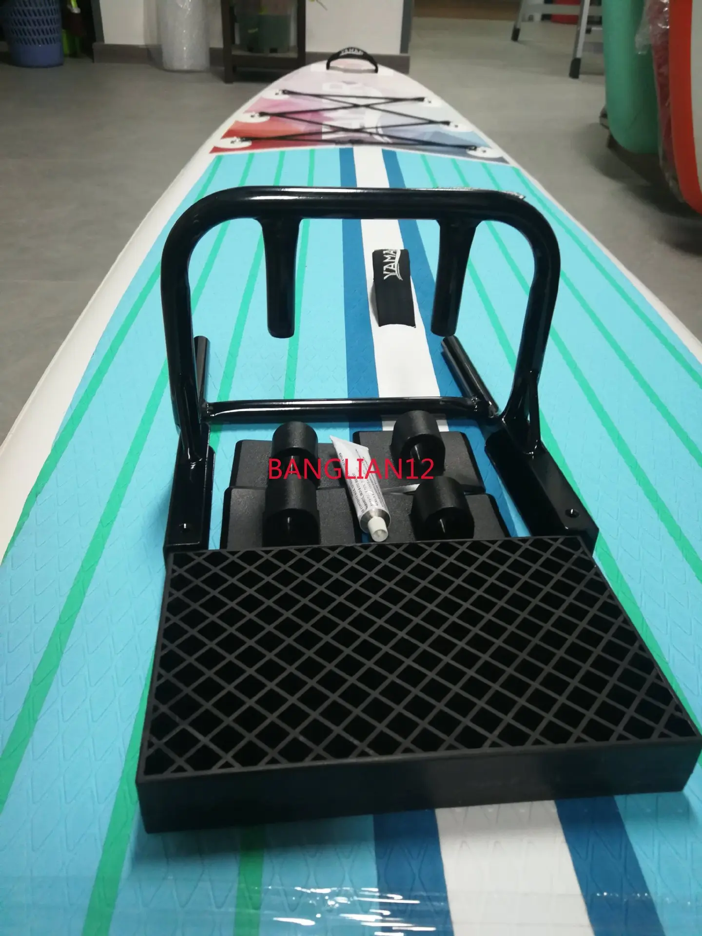High-intensity surf wakeboard Standing inflatable paddleboard
High-intensity surf wakeboard Standing inflatable paddleboard