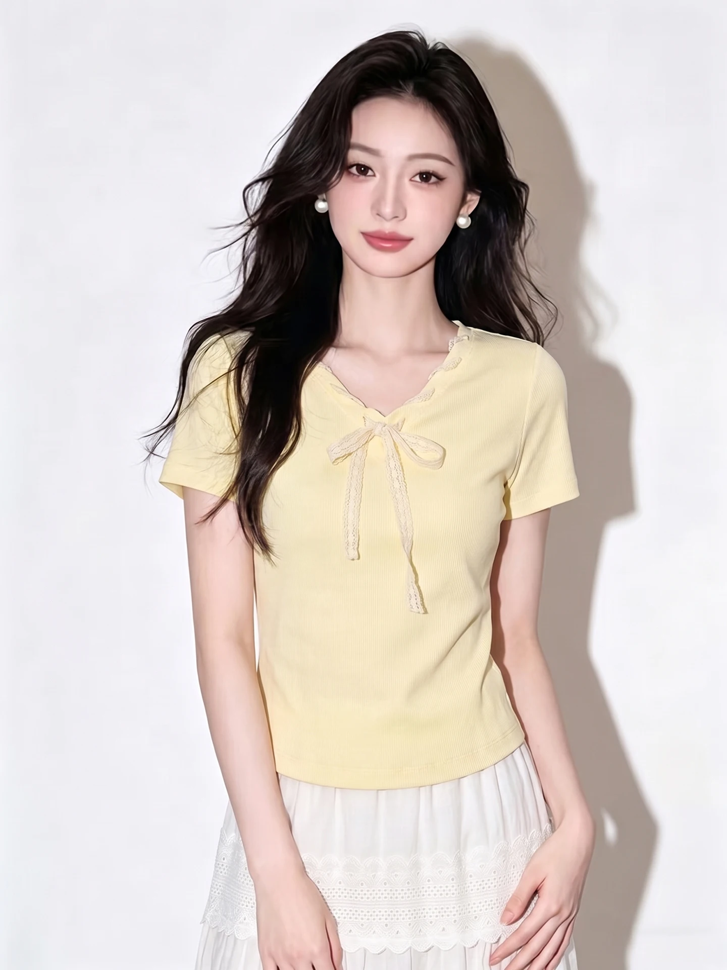 Fashionable V-Neck Short Sleeve T-Shirt Korean Style Belted Design Summer New Arrival Anti-Aging Trendy Women's Top
Fashionable V-Neck Short Sleeve T-Shirt Korean Style Belted Design Summer New Arrival Anti-Aging Trendy Women's Top