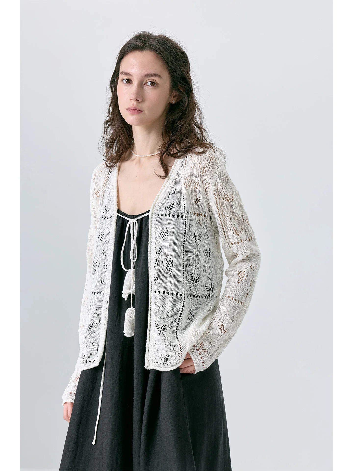 Lightweight Loose Women's Silk Paper Knitted Open Cardigan Breathable Hollow out Design Casual Comfortable Summer Top
Lightweight Loose Women's Silk Paper Knitted Open Cardigan Breathable Hollow out Design Casual Comfortable Summer Top