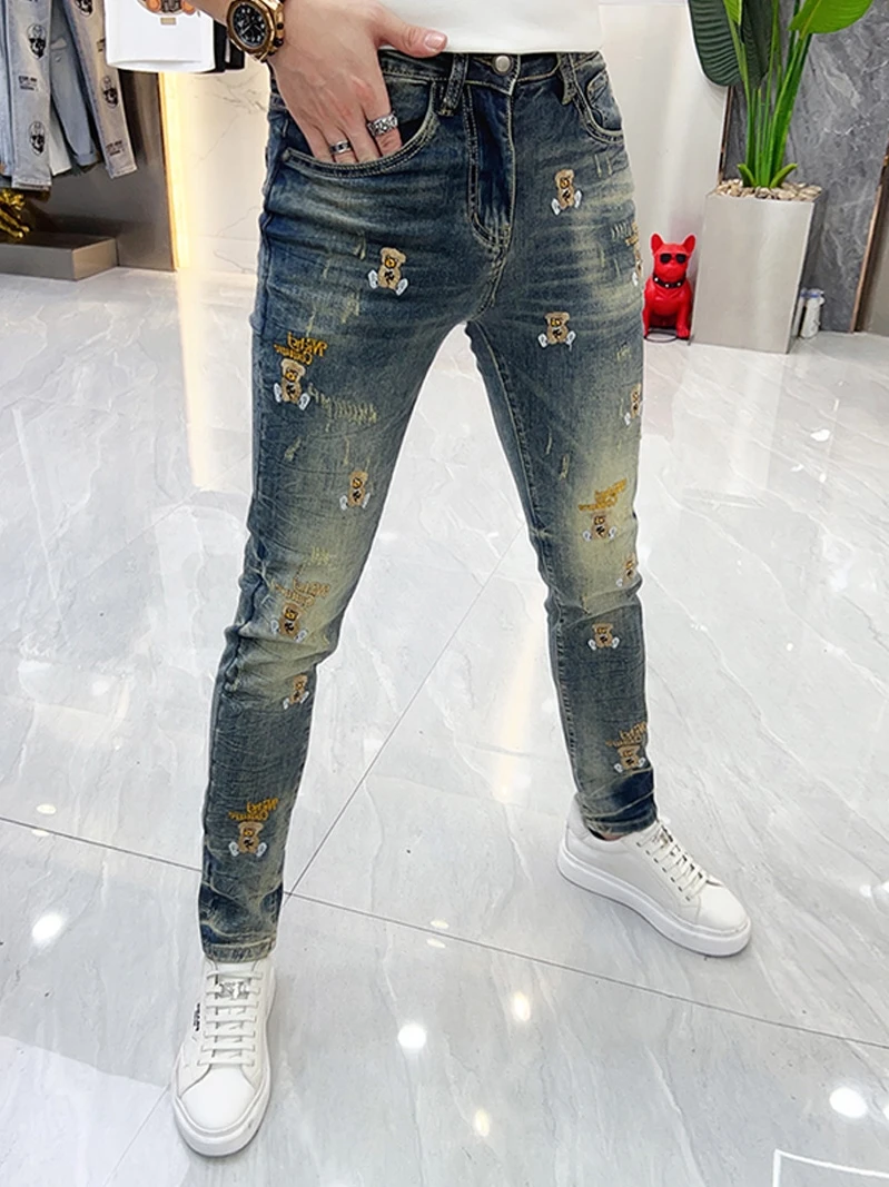 Spring 2023 Men's Embroidered Slim Fit Jeans Bear Pattern Vintage Waed Trendy Casual Long Pants hine Embroidery Iron Free
Spring 2023 Men's Embroidered Slim Fit Jeans Bear Pattern Vintage Waed Trendy Casual Long Pants hine Embroidery Iron Free