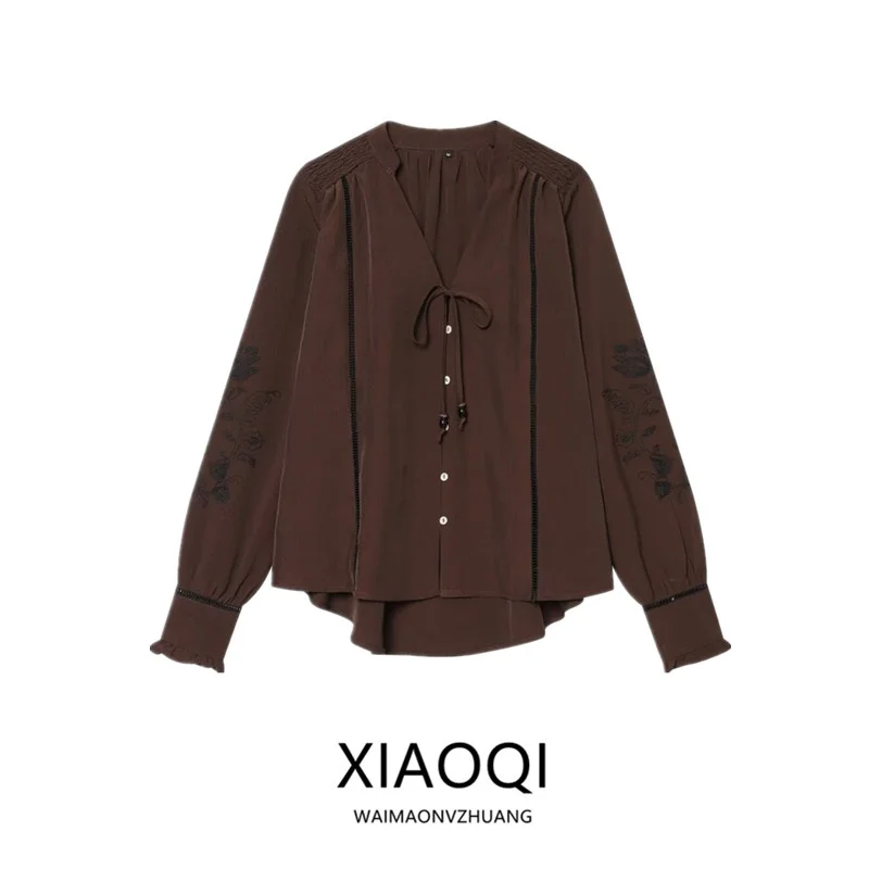 Spring Summer 2026 New Women's Long Sleeve V-neck Embroidered Straight Hem Shirt Fashion Commute Style Loose Fit Chinese Origin
Spring Summer 2026 New Women's Long Sleeve V-neck Embroidered Straight Hem Shirt Fashion Commute Style Loose Fit Chinese Origin