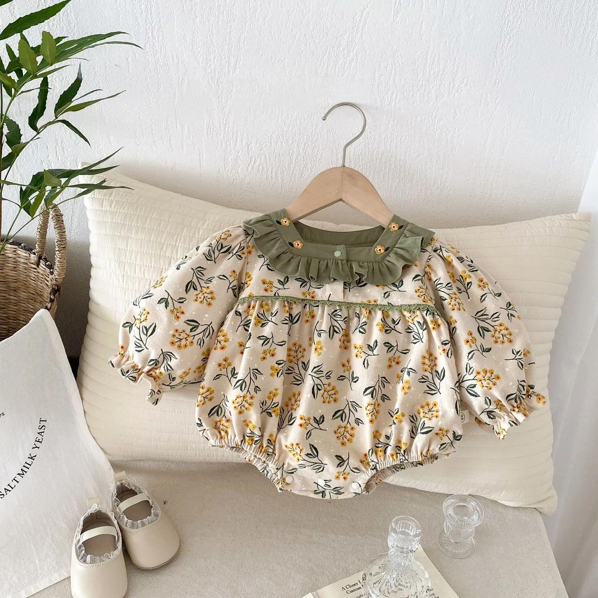 2024 Autumn Baby Girls Cute Sweet Flower with Embroidery Long Sleeve Rompers Infant Overalls
2024 Autumn Baby Girls Cute Sweet Flower with Embroidery Long Sleeve Rompers Infant Overalls