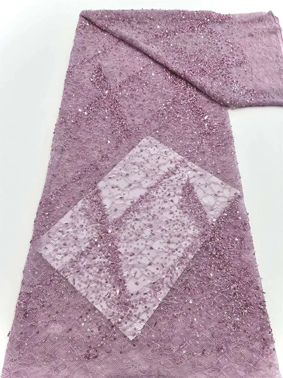 New Arrival African Lace Fabric 2025 High Quality French Mesh Luxury Sequins Lace Fabric For Women Wedding Prom Dresses Material
New Arrival African Lace Fabric 2025 High Quality French Mesh Luxury Sequins Lace Fabric For Women Wedding Prom Dresses Material