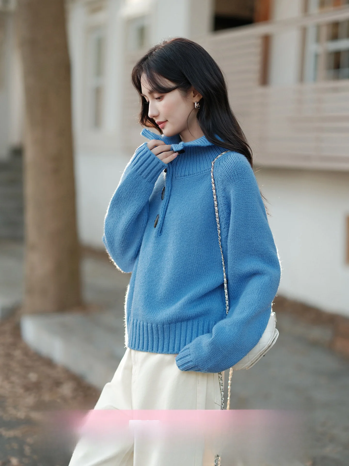 Blue Thiened High Collar Loose Knitted Sweater Women's Winter Faionable Button Detail Soft Polyester Fiber Long Sve Top
Blue Thiened High Collar Loose Knitted Sweater Women's Winter Faionable Button Detail Soft Polyester Fiber Long Sve Top