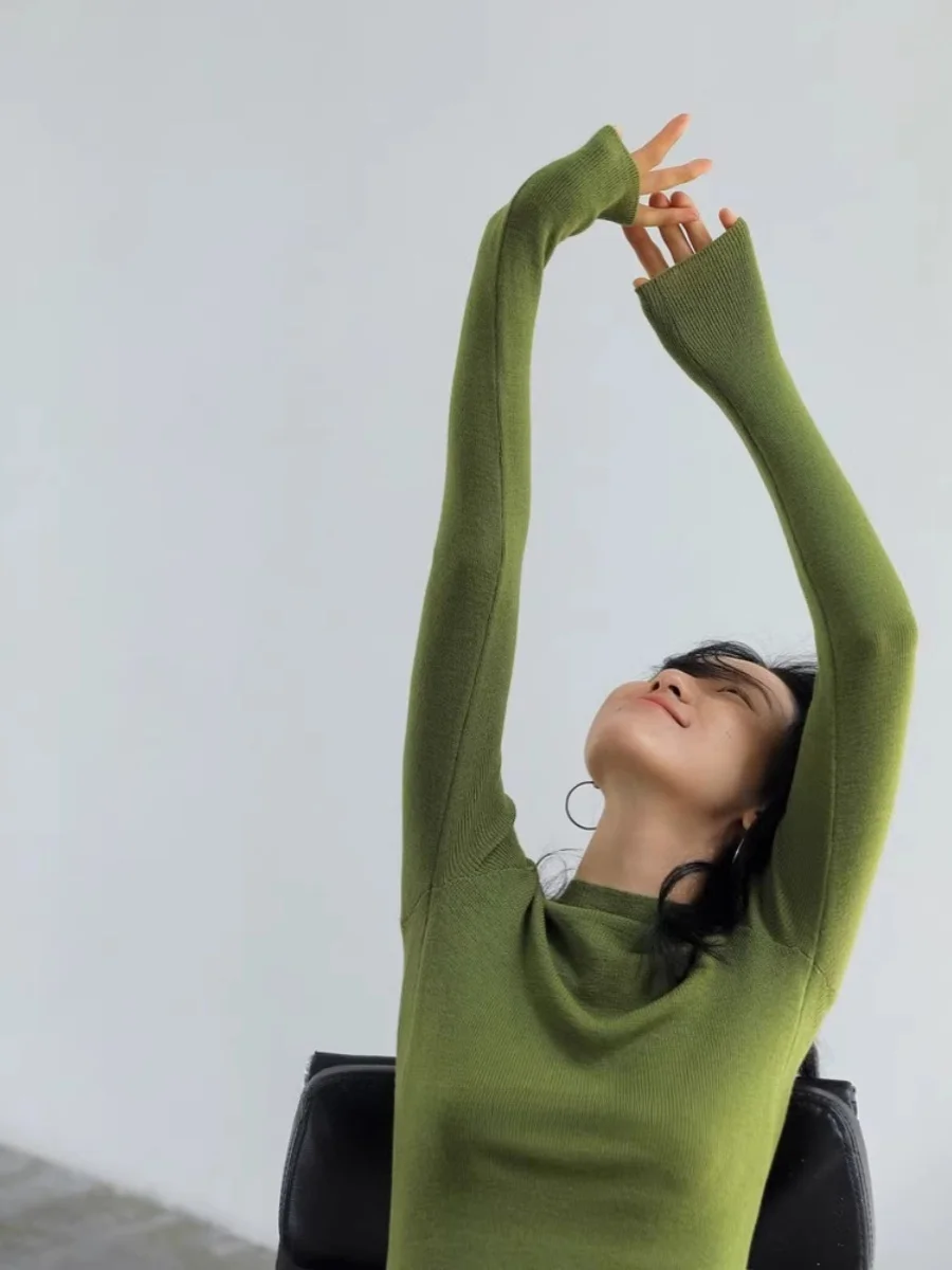Retro Green Knitted Half High Collar Slim Fit Base Shirt Women's Autumn Winter Soft Cozy Inner Match with Coat Slimming Top
Retro Green Knitted Half High Collar Slim Fit Base Shirt Women's Autumn Winter Soft Cozy Inner Match with Coat Slimming Top