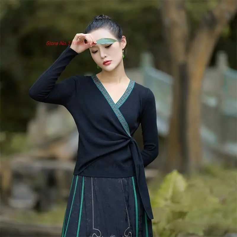 2024 chinese flower embroidery v-neck loose shirt vintage harajuku women ethnic improved t-shirt oriental base shirt hanfu tops
2024 chinese flower embroidery v-neck loose shirt vintage harajuku women ethnic improved t-shirt oriental base shirt hanfu tops