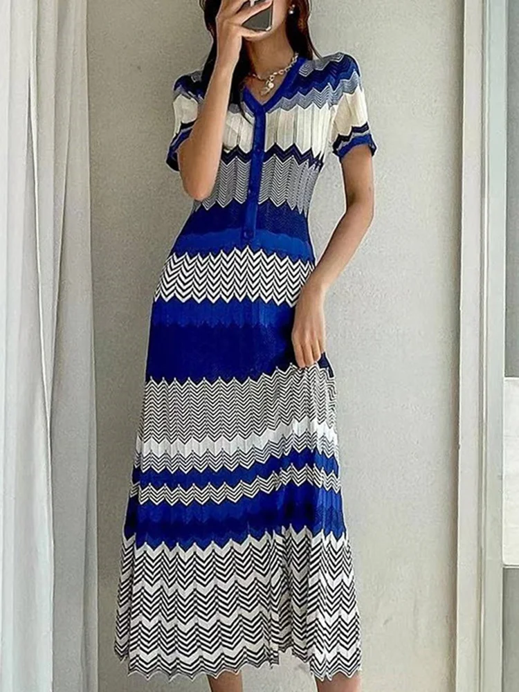 Korean Chic Wave Contrast Color Patchwork Dress For Women Bohemian V-neck Knitting Dresses Female 2023 Summer New Trend Y949
Korean Chic Wave Contrast Color Patchwork Dress For Women Bohemian V-neck Knitting Dresses Female 2023 Summer New Trend Y949