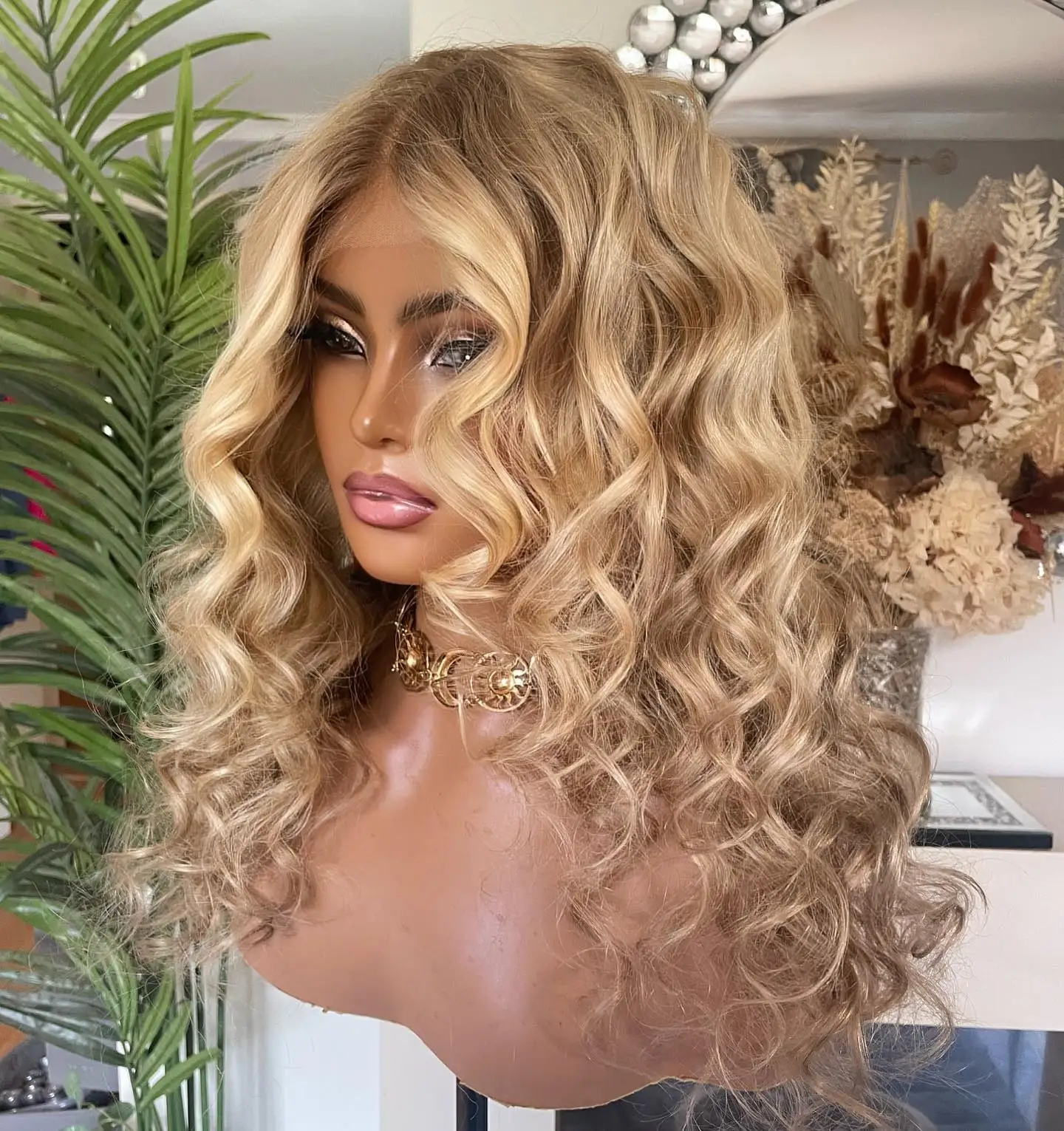 Deep wave Synthetic wig For Women Cosplay use Caramel Blonde 13×4 Lace Frontal Synthetic Lace Front Wig High Quality Natural Wig
Deep wave Synthetic wig For Women Cosplay use Caramel Blonde 13×4 Lace Frontal Synthetic Lace Front Wig High Quality Natural Wig