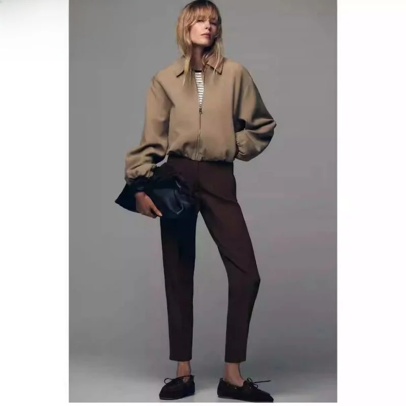 Новое осеннее поступление, женская повседневная одежда Pure Color, украшенная молнией, пышная верхняя одежда с 3D-эффектом, подставка
Новое осеннее поступление, женская повседневная одежда Pure Color, украшенная молнией, пышная верхняя одежда с 3D-эффектом, подставка